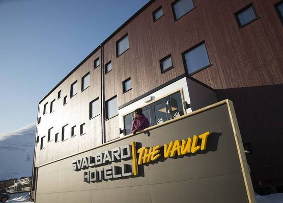 Svalbard Hotell | The Vault 1