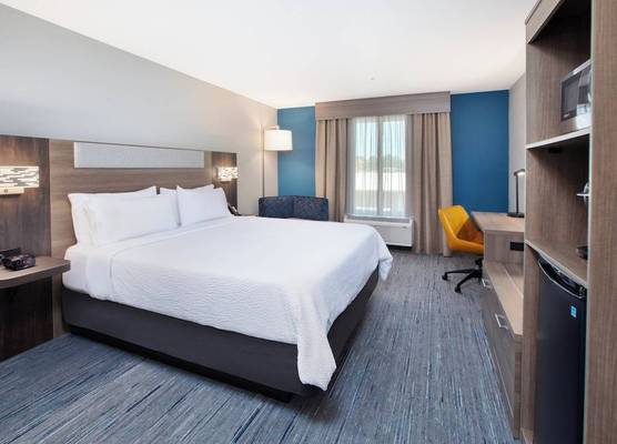 Holiday Inn Express & Suites TURLOCK-HWY 99 by IHG 1