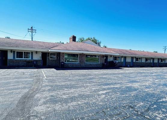 Budget Host Inn Manistique 1
