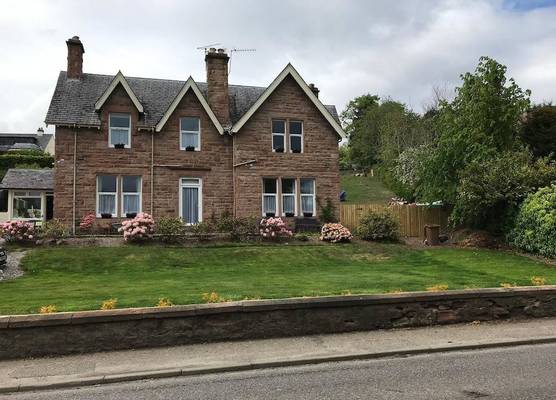 Cromarty View Guest House Accommodations & B&B 1