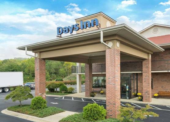 Days Inn by Wyndham Asheville Downtown North 1