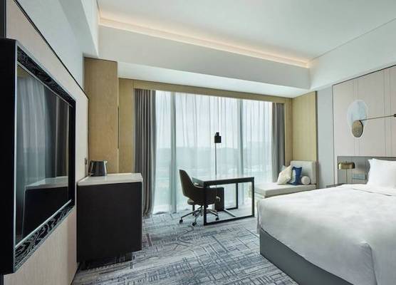 Crowne Plaza Jiangmen Binjiang by IHG 1