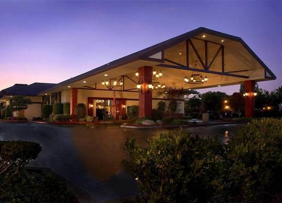 University Square Hotel 1
