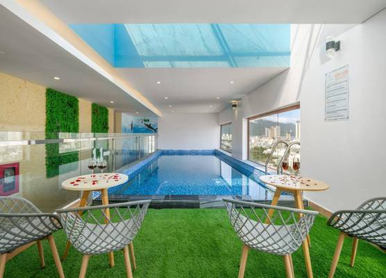 Sapphire Hotel 1