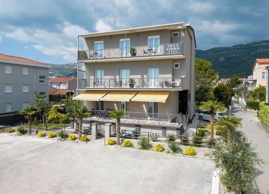 Double bed Room With Private Bathroom and Balcony 1