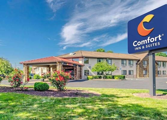 Comfort Inn & Suites West Springfield 1
