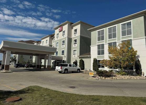 Best Western Plus South Edmonton Inn & Suites 1