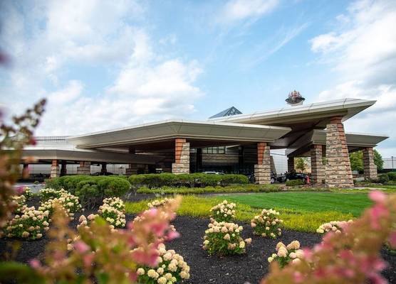 Mohegan Pennsylvania Casino Resort - Adults Only 1