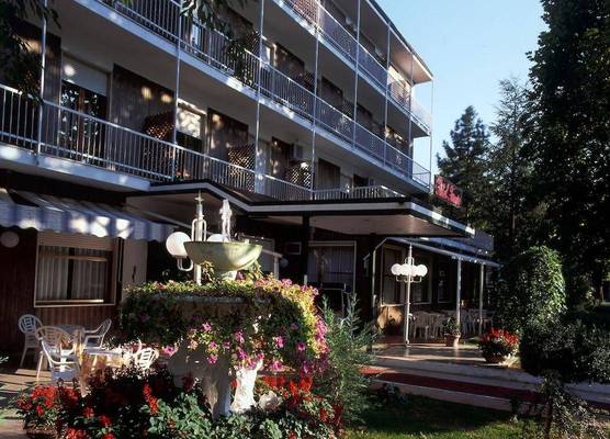 HOTEL FARNESE 1