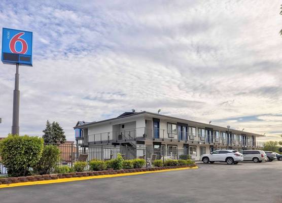 Motel 6-Oshkosh, WI 1
