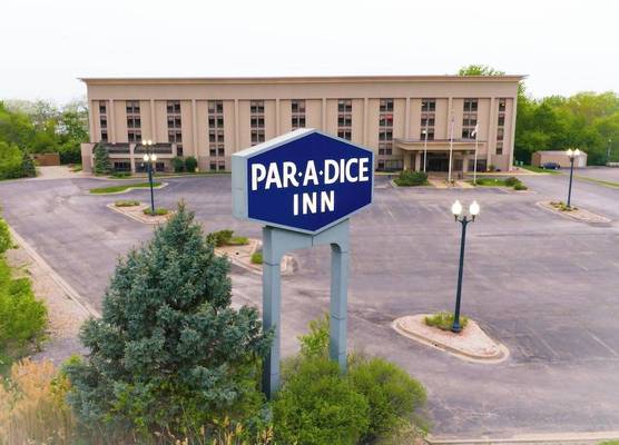 Par-A-Dice Inn 1