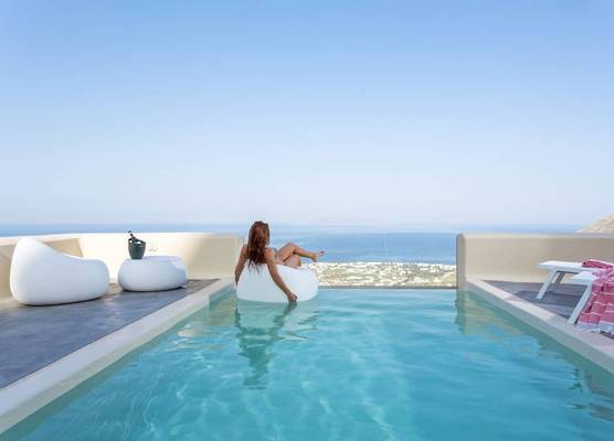 Skyfall Suites - Adults Only 1