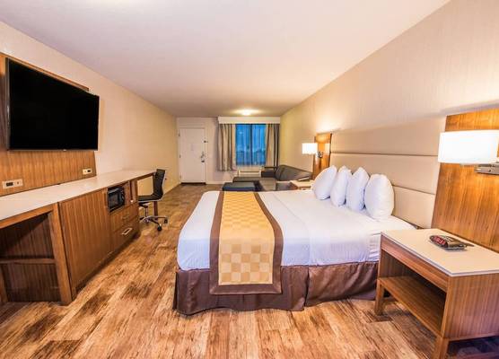 Travelodge by Wyndham Culver City 1
