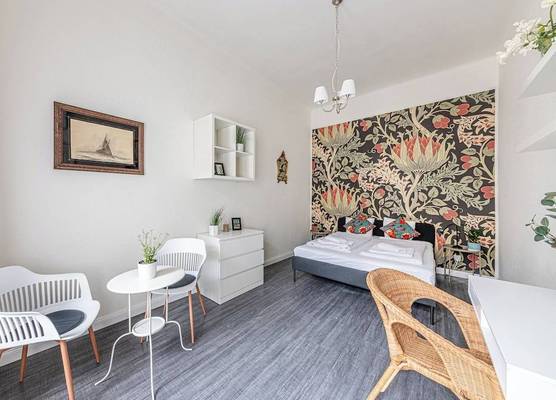 Chain Bridge Apartment 1
