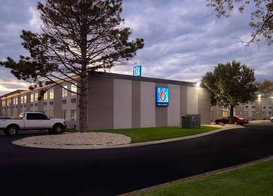 Motel 6 Merrillville, IN 1