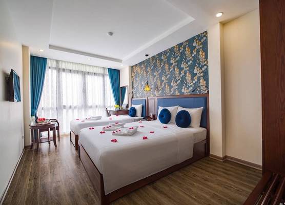 Holiday Emerald Hotel 1