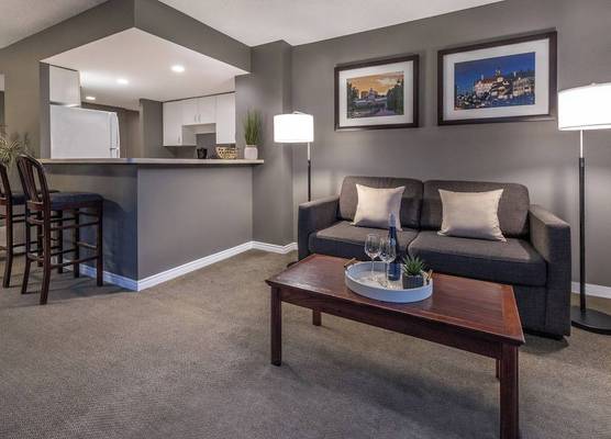 Hotel Faubourg Montreal Centre-Ville Downtown 1