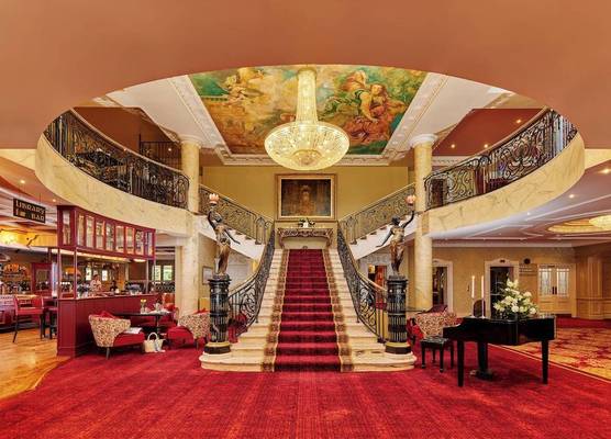Bridge House Hotel, Leisure Club & Spa 1