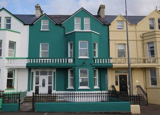 Rolling Wave Guesthouse 1