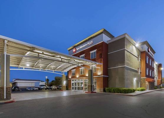 Best Western Plus Henderson Hotel 1