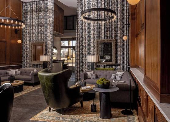 The Louis Hotel 1