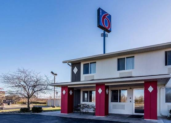 Motel 6 Barkeyville, PA 1
