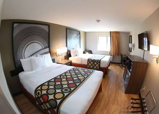 Super 8 by Wyndham Portsmouth 1