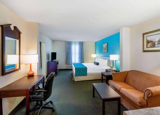 Howard Johnson by Wyndham Houma 1