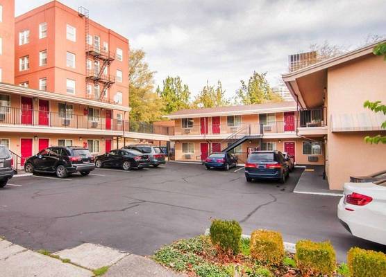Econo Lodge Portland Downtown 1