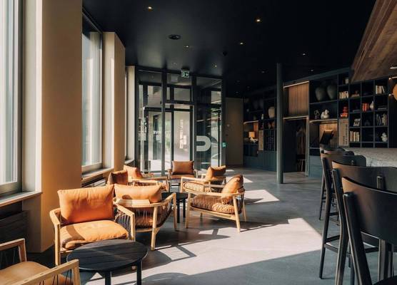 KURVE Apartments & Lounge 1