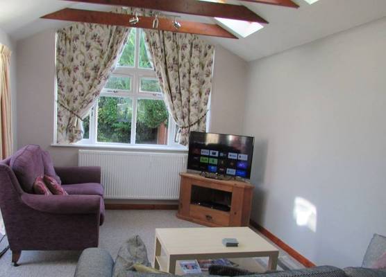Spacious Detached Bungalow With Ample Parking 1