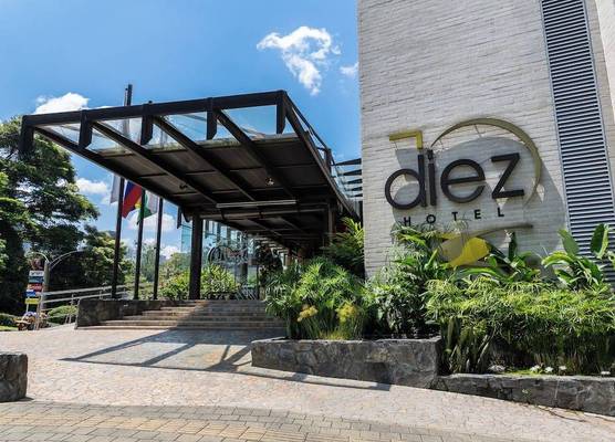 Diez Hotel Categoría Colombia 1