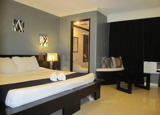 Richmond Plaza Hotel 1