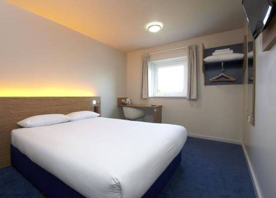 Travelodge Shrewsbury Battlefield 1