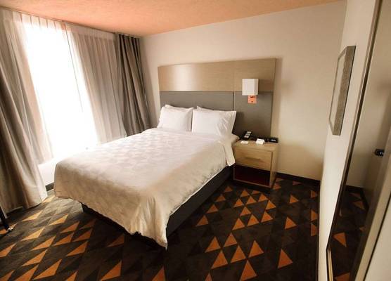 Wyndham Houston Hobby Airport 1