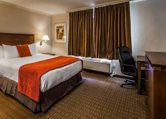 Best Western Plus Guildwood Inn 1