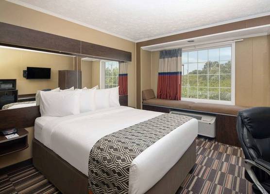 Microtel Inn & Suites by Wyndham Columbia Fort Jackson N 1