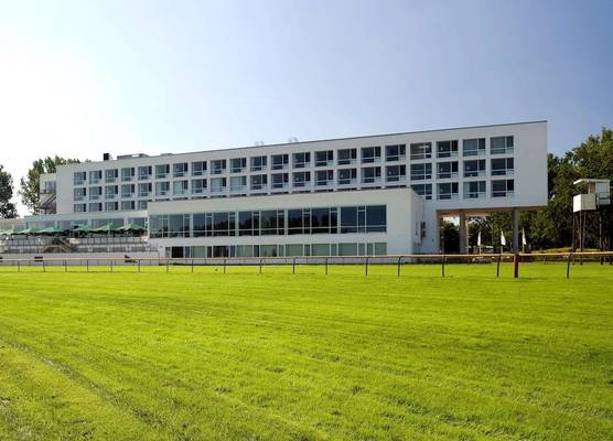 ATLANTIC Hotel Galopprennbahn 1