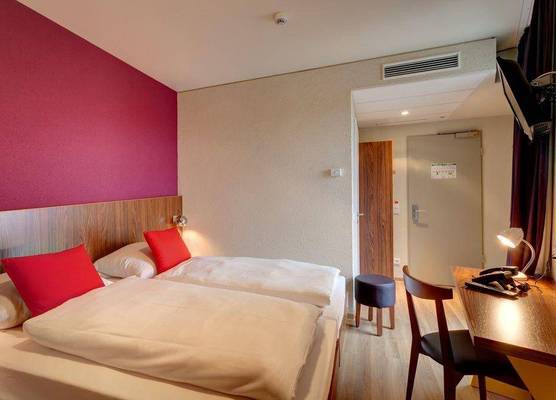 MEININGER Hotel Frankfurt Main / Airport 1