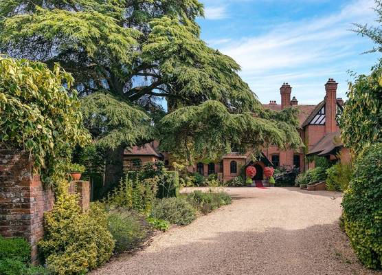 Careys Manor Hotel & SenSpa 1