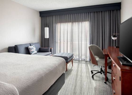 Courtyard by Marriott New Haven Wallingford 1