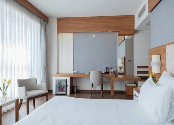 Parion Hotel 1