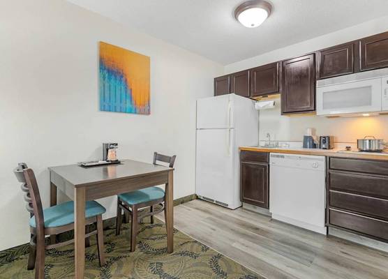 MainStay Suites Madison Airport 1