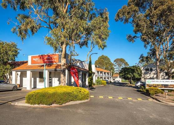 Nightcap at Ferntree Gully Hotel Motel 1