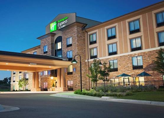 Holiday Inn Express & Suites WICHITA NORTHEAST by IHG 1
