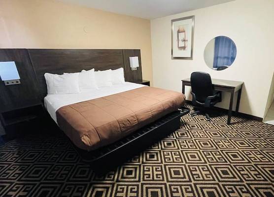 Falls Lodge & Suites 1