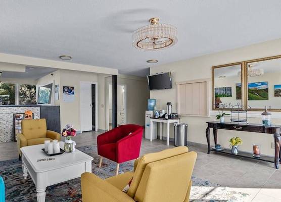 Red Arrow Inn & Suites, a Travelodge by Wyndham 1