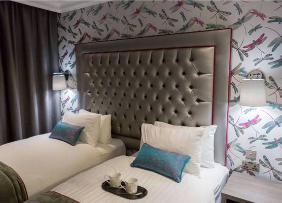 The Beverley Hotel London - Victoria 1