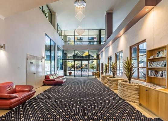 Starwest Apartments Alderney on Hay 1