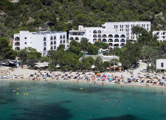 Aparthotel Puerto Cala Vadella 1